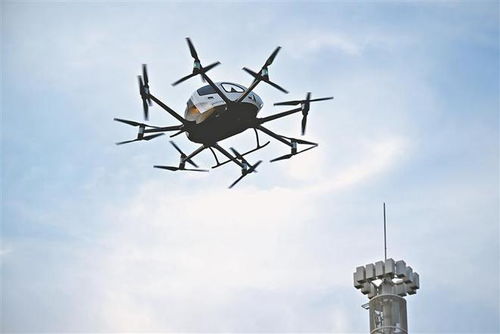 智博会上的智慧之光 从仿生机器人到智能无人飞行器的智造新篇章